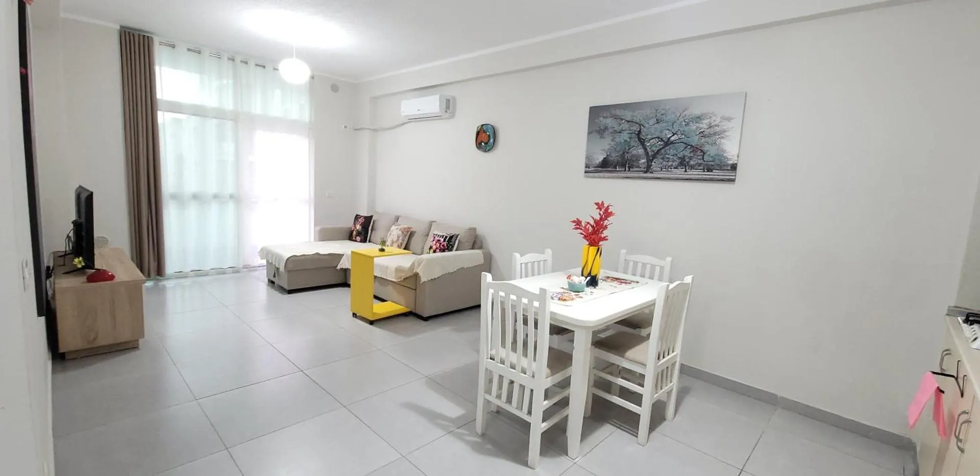 Perla Apartment 2- Seaview & Central Albania